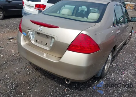 2006 Honda Accord 2.4 Ex z USA, uszkodzony, nr VIN 1HGCM56786A095186